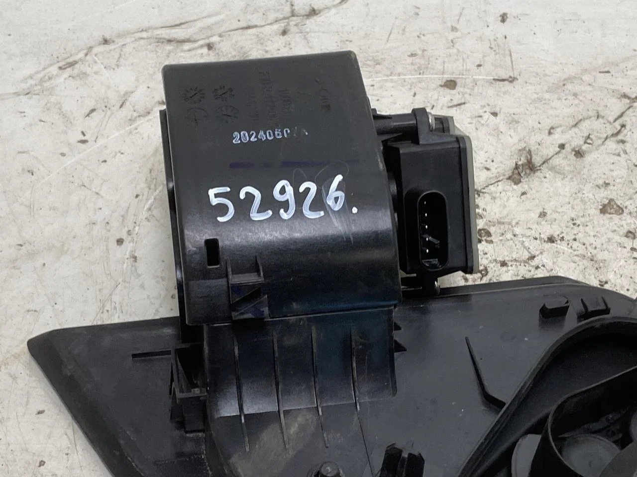 Xpeng G6 2024-> Capac port încărcare, electric / hibrid vedere 3