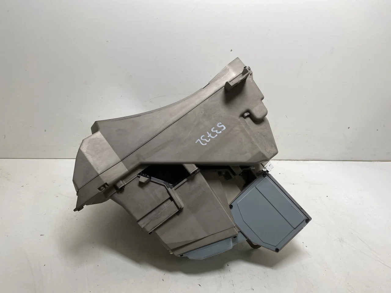 Mercedes EQS SUV X296 2022- Other instruments view 2