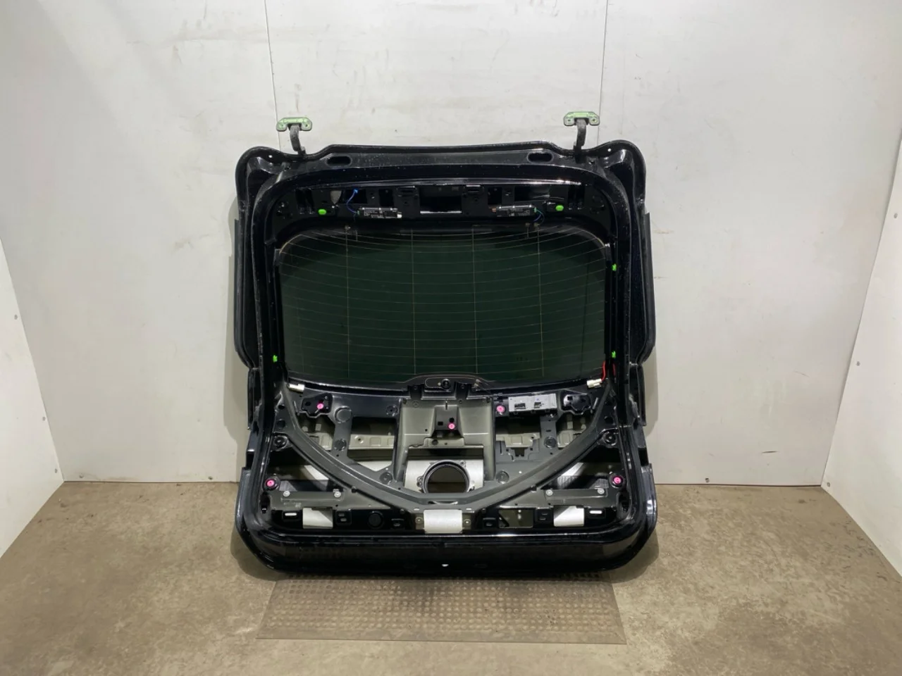 Mercedes EQS SUV X296 2022- Tailgate, estate view 3