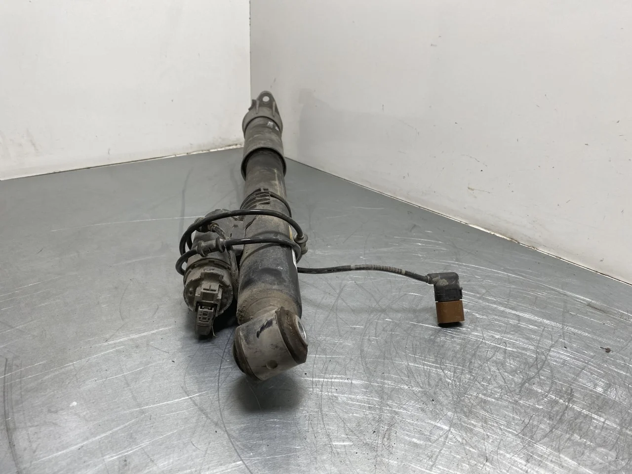 Mercedes EQS SUV X296 2022- Shock absorber, rear view 3