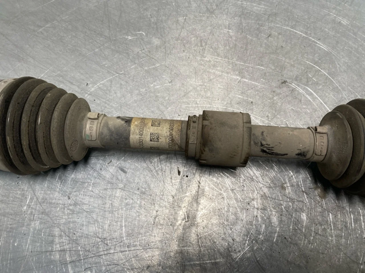 Mercedes EQA H243 2021- Front right driveshaft view 4