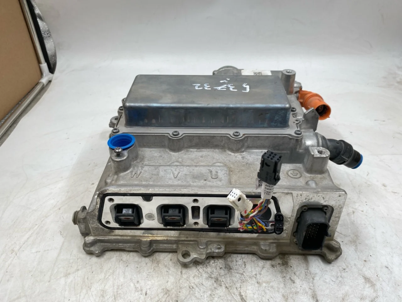 Mercedes EQS SUV X296 2022- Invertor, 12-220V vedere 2