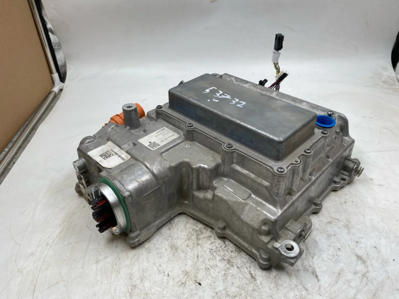 Mercedes EQS SUV X296 2022- Invertor, 12-220V vedere 3