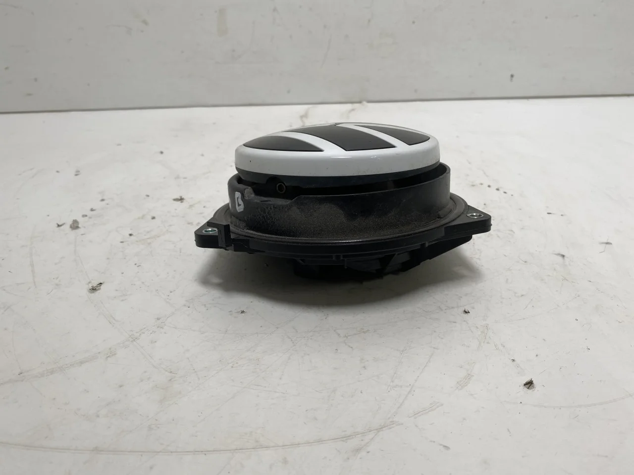 Volkswagen ID.3 2021- Tailgate exterior handle view 3