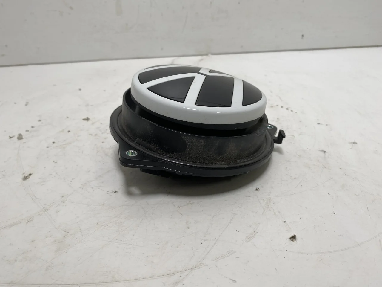 Volkswagen ID.3 2021- Tailgate exterior handle view 4