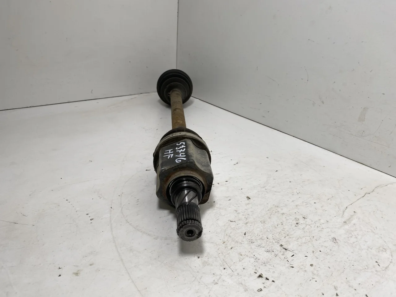 Nissan LEAF 2011-17 Front right driveshaft view 2