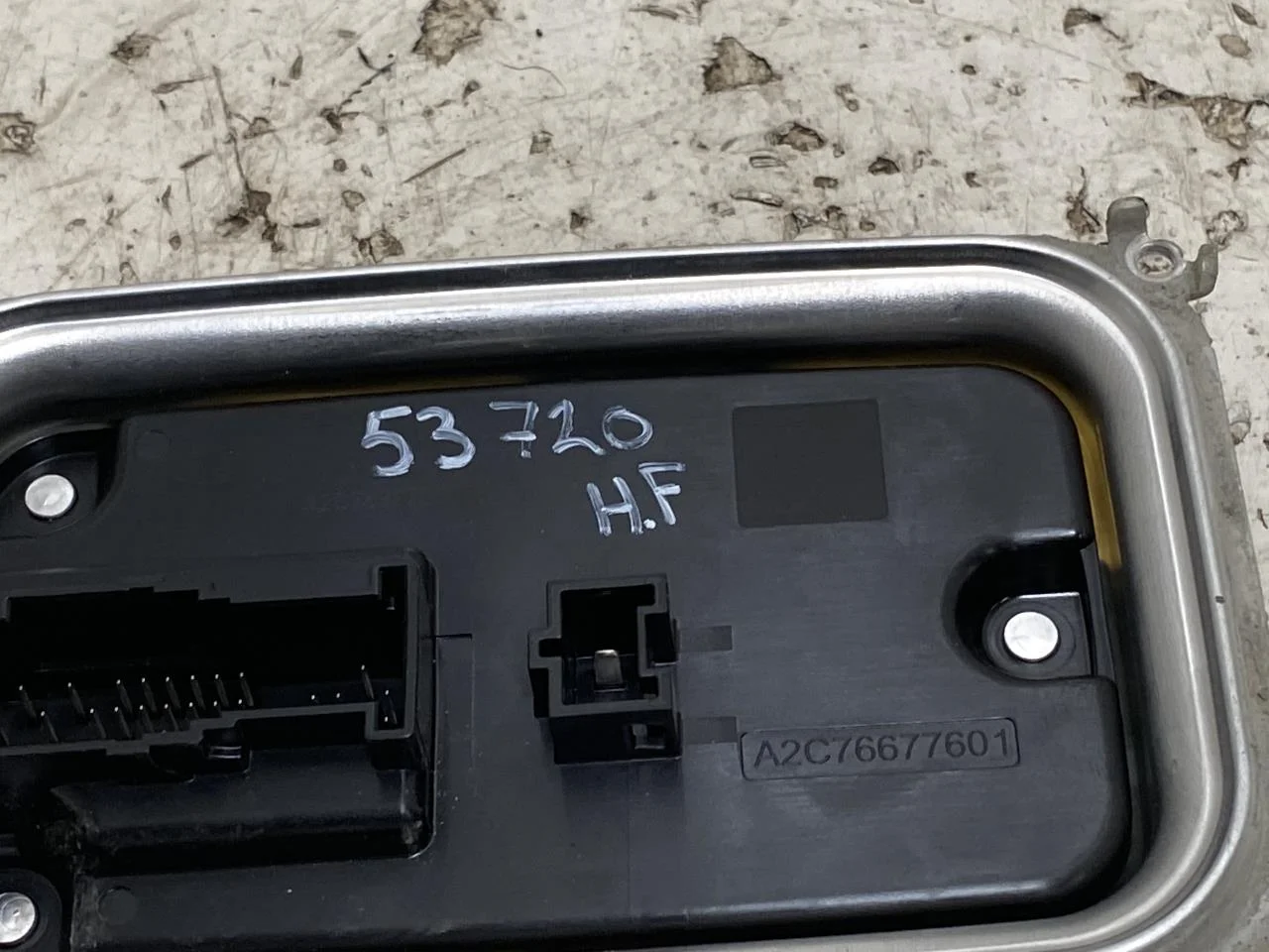 Mercedes EQA H243 2021- Vezérlőegység, xenon nézet 2
