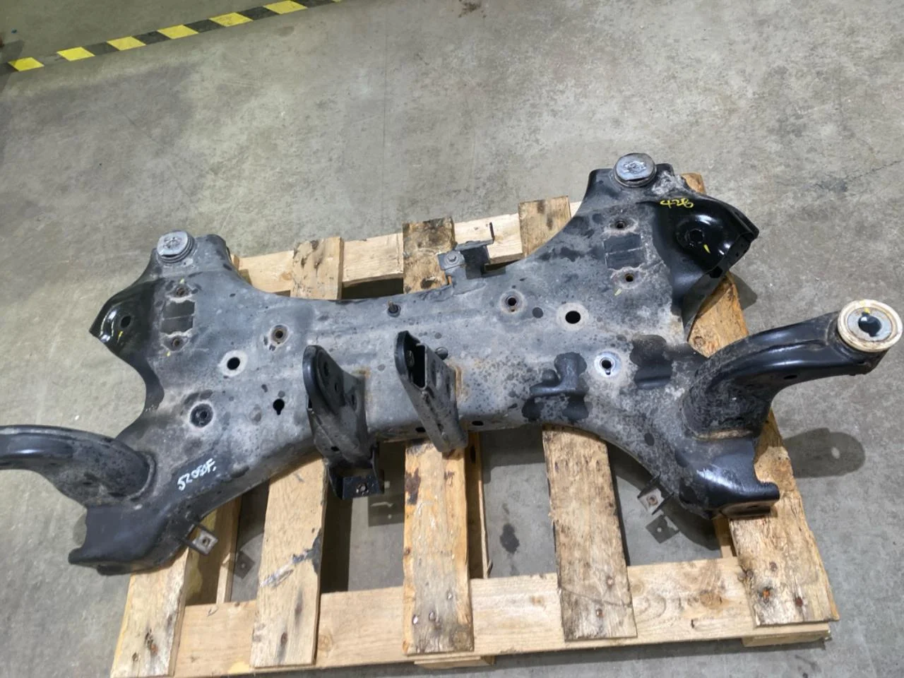 Hyundai KONA / ELECTRIC 2018-23 Front subframe view 3