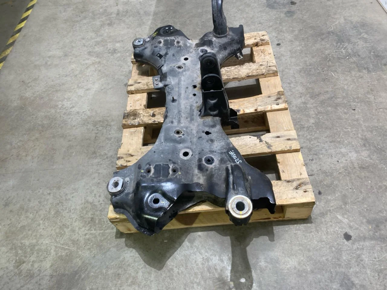Hyundai KONA / ELECTRIC 2018-23 Front subframe view 4