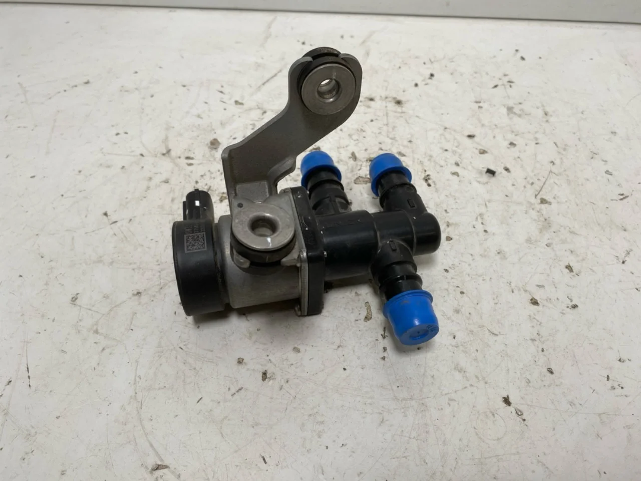 Hyundai IONIQ 5 NE 2022- Vacuum pump view 3