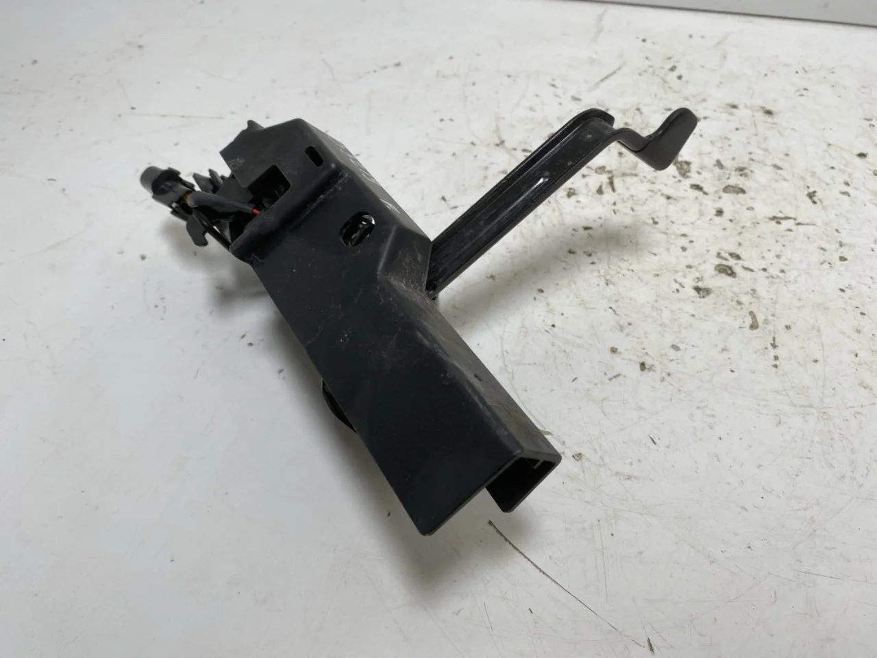 Hyundai IONIQ 5 NE 2022- Hood latch view 4