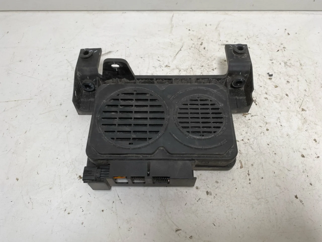Hyundai IONIQ 5 NE 2022- Difuzor sunet motor