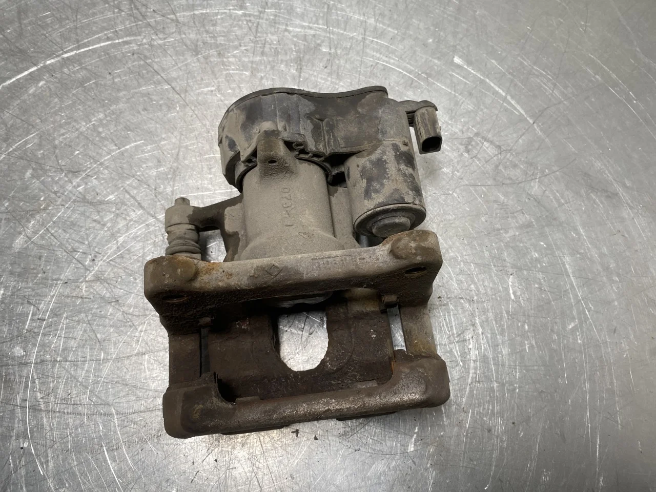 Toyota PROACE II 2016- Rear right brake caliper view 2