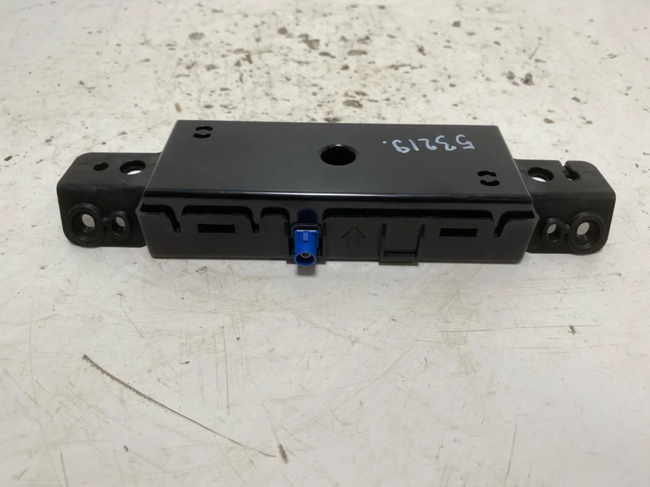 Hyundai IONIQ 5 NE 2022- Antenna view 3