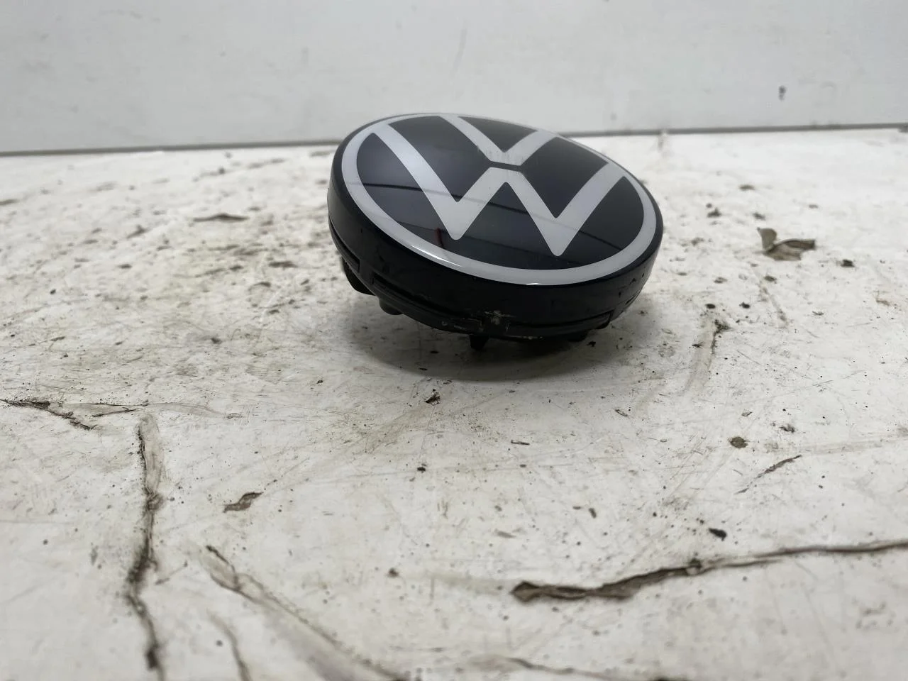 Volkswagen ID.7 TOURER 2024-> Emblem view 2