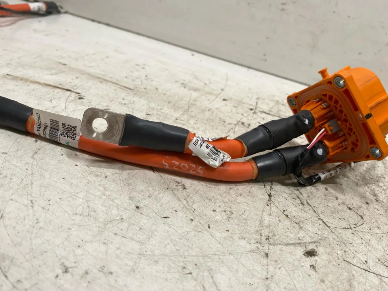 Volvo XC40/RECHARGE 2018- Wiring harness, high voltage view 3