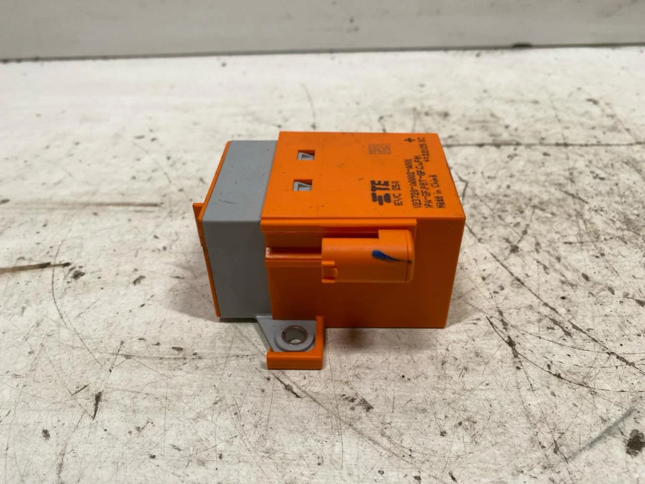 Volvo XC40/RECHARGE 2018- Egyéb relé
