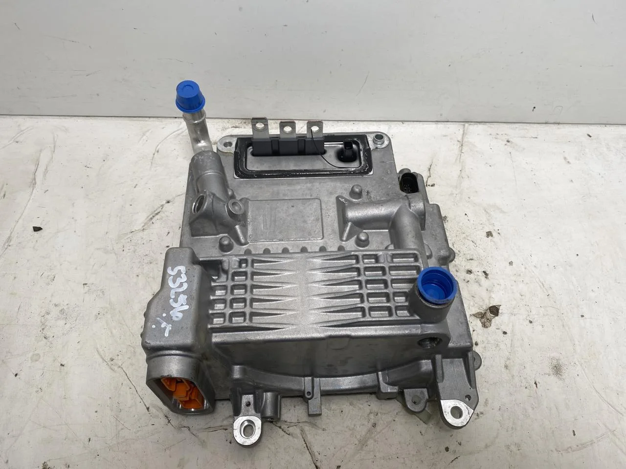 Volkswagen ID.7 TOURER 2024-> Inverter, 12-220V nézet 3
