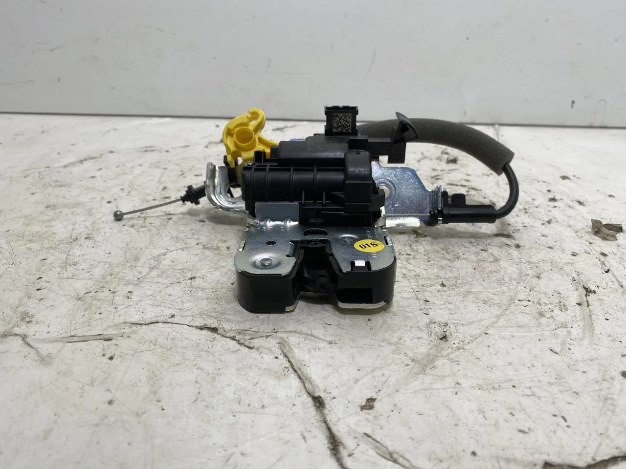 Volkswagen ID.7 TOURER 2024-> Tailgate lock view 2