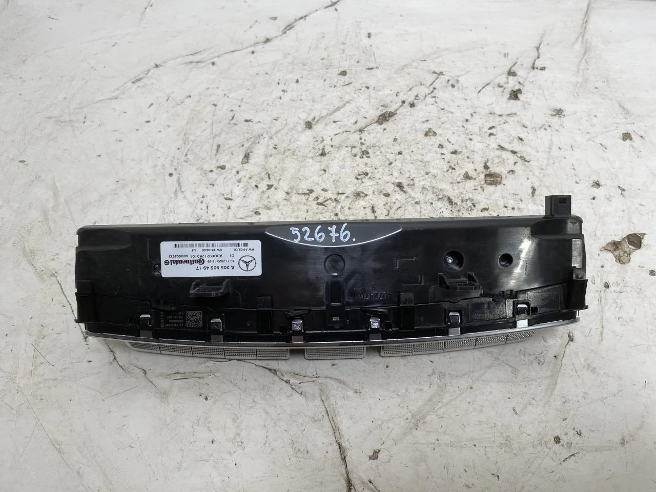 Mercedes EQC 2020- Heater control unit view 3