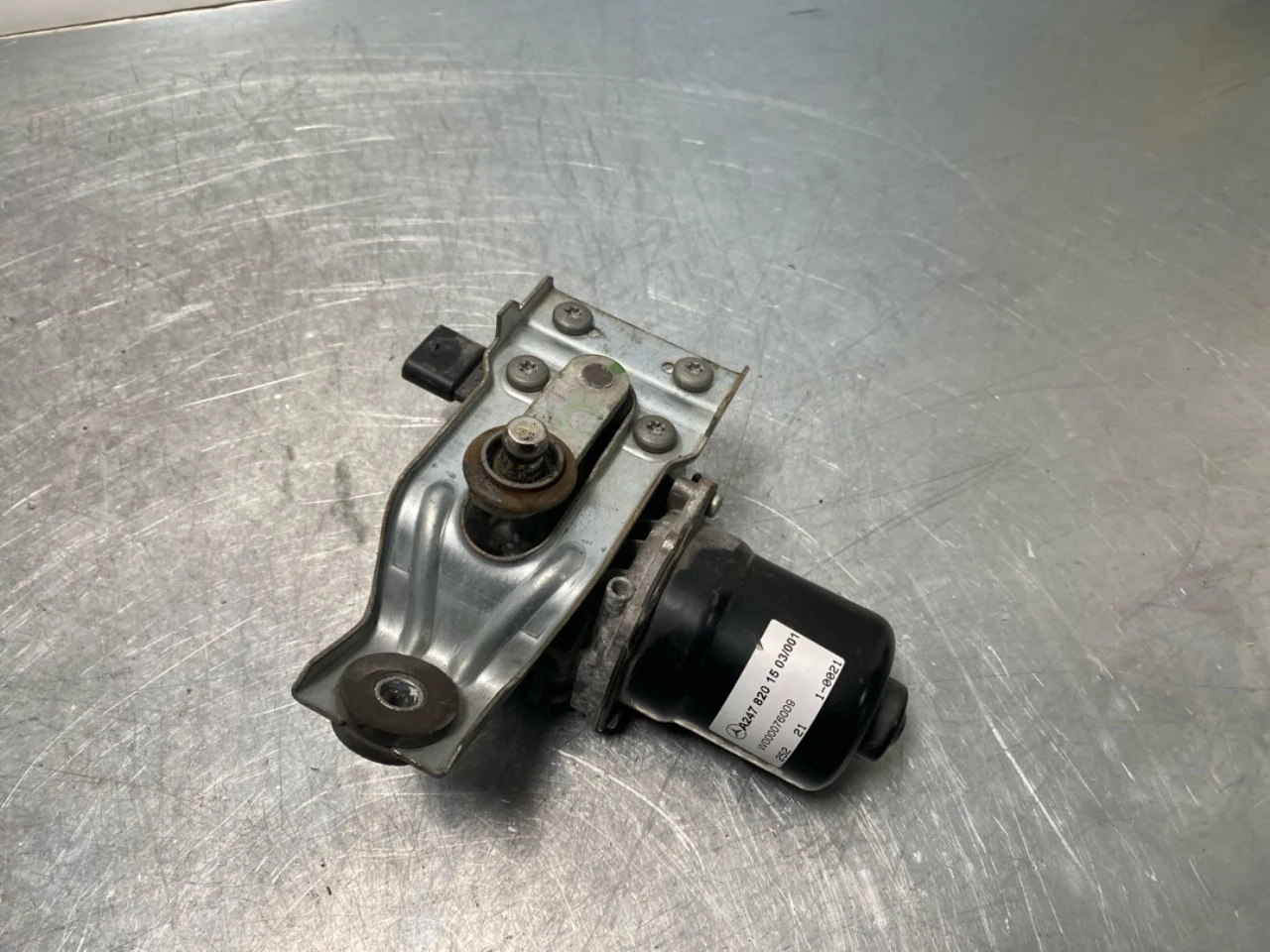Mercedes EQA H243 2021- Windshield wiper motor