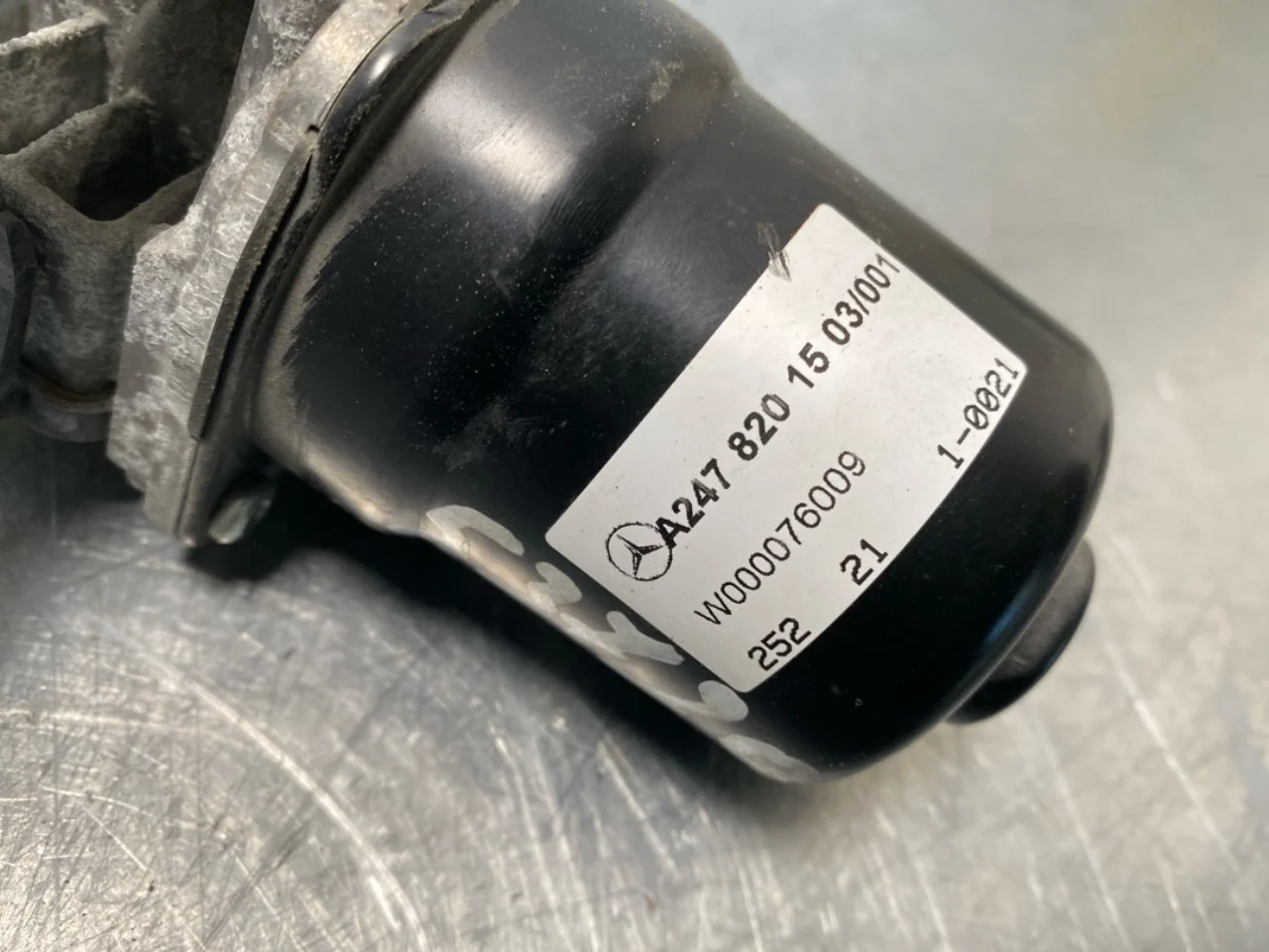 Mercedes EQA H243 2021- Windshield wiper motor view 2