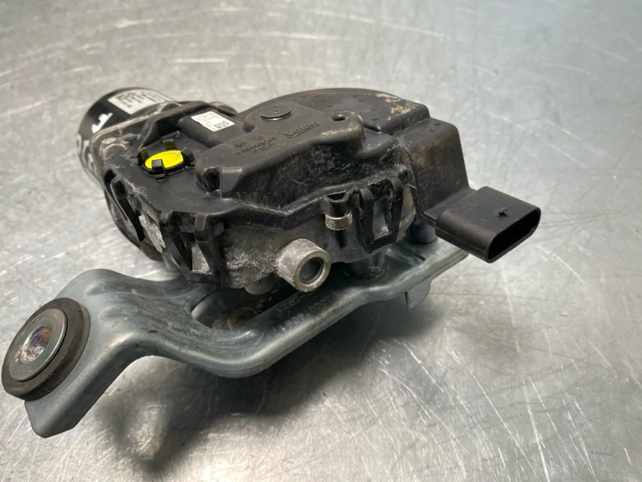 Mercedes EQA H243 2021- Windshield wiper motor view 3