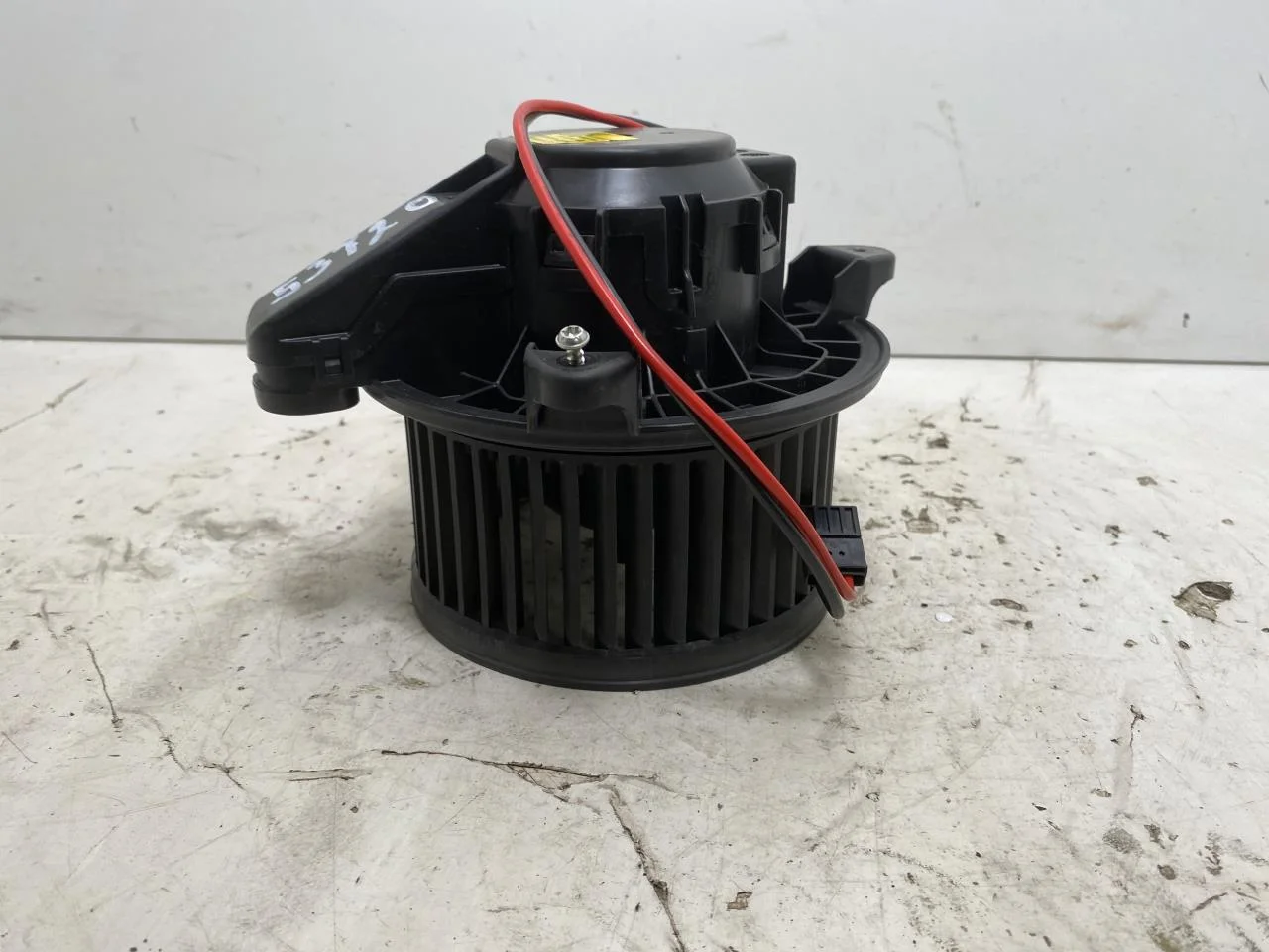 Mercedes EQA H243 2021- Fűtésventilátor motor nézet 3