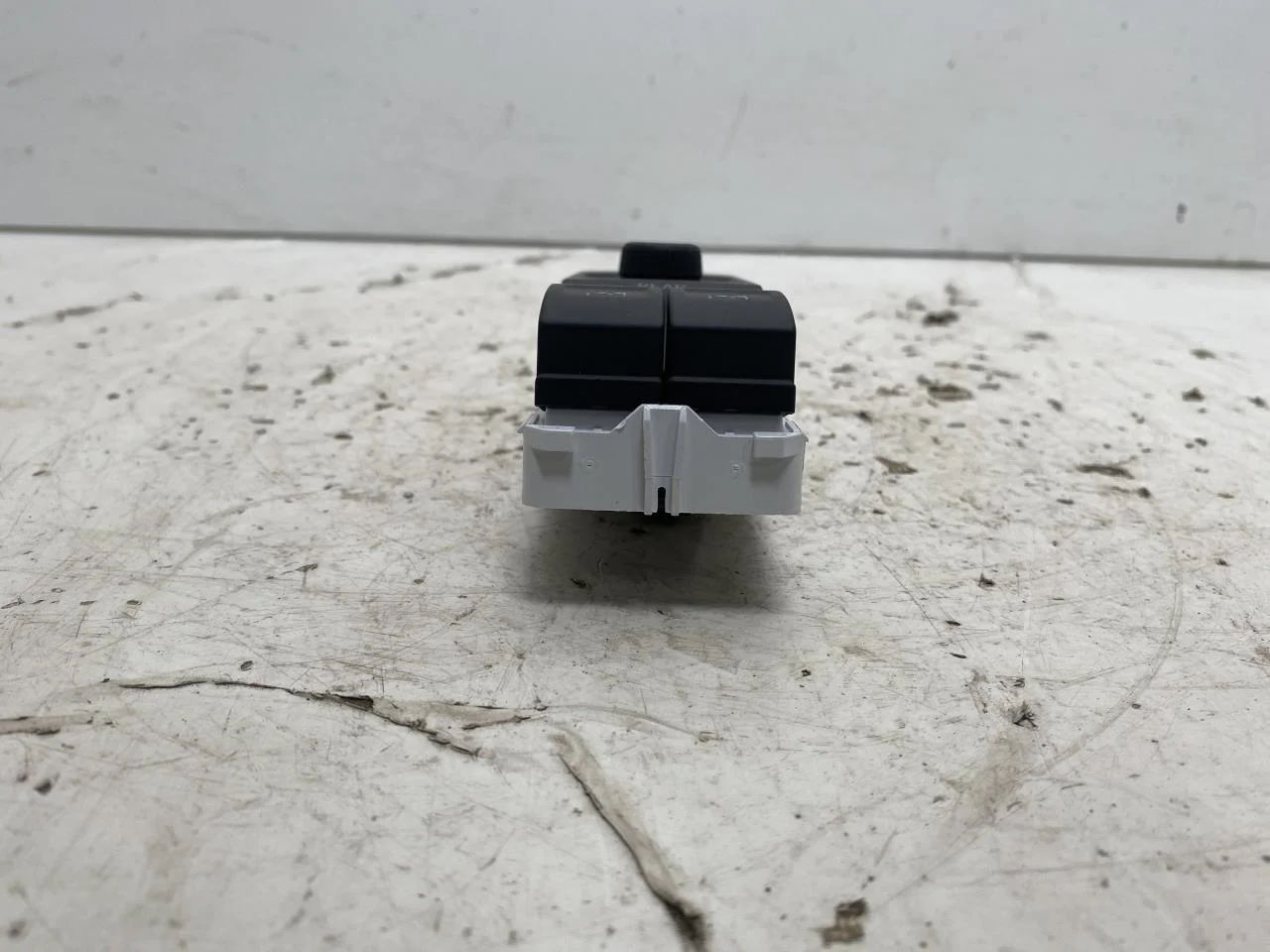 Volkswagen ID.7 TOURER 2024-> Window regulator switch view 2