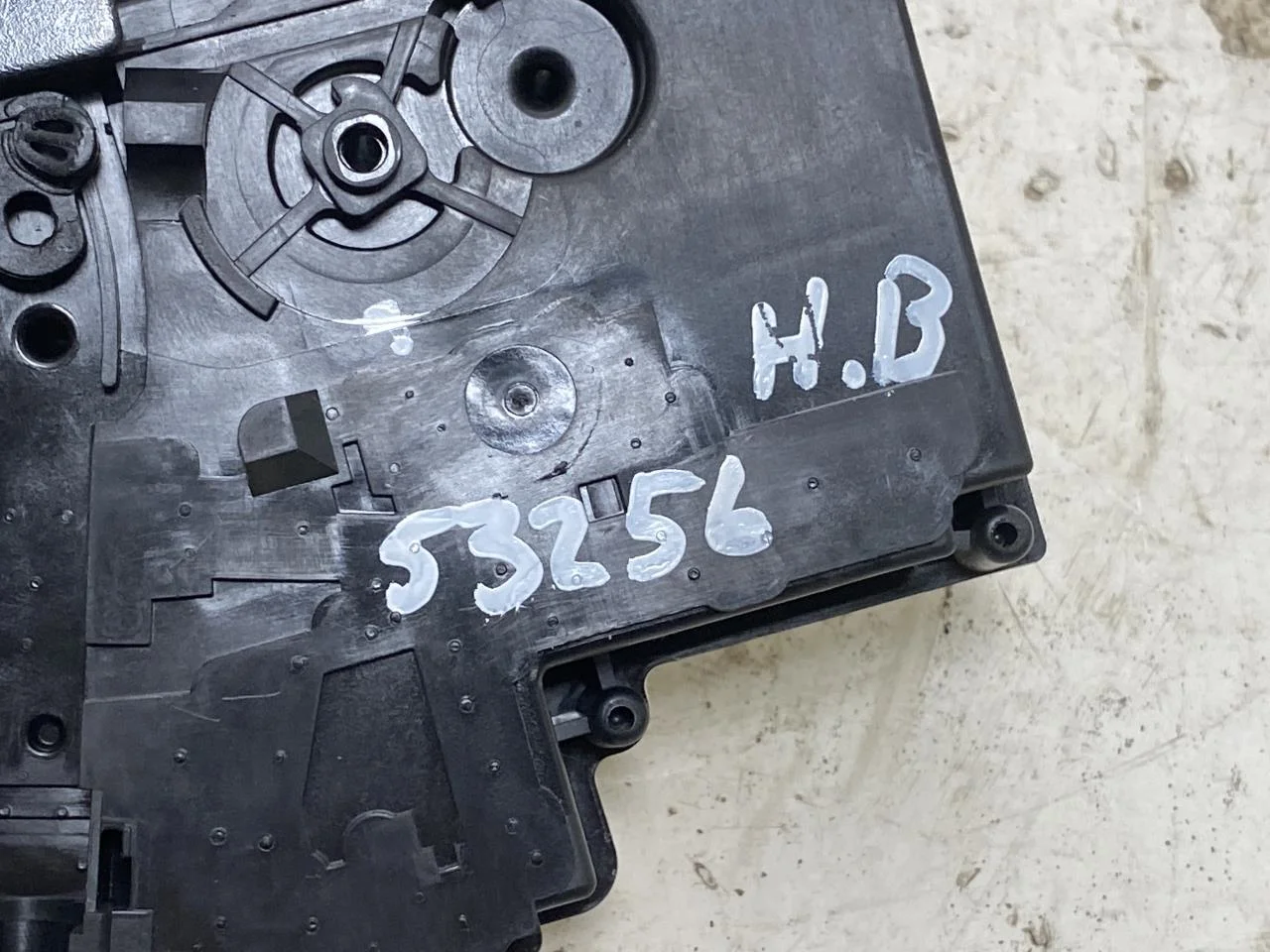 Volkswagen ID.7 TOURER 2024-> Door lock housing view 4