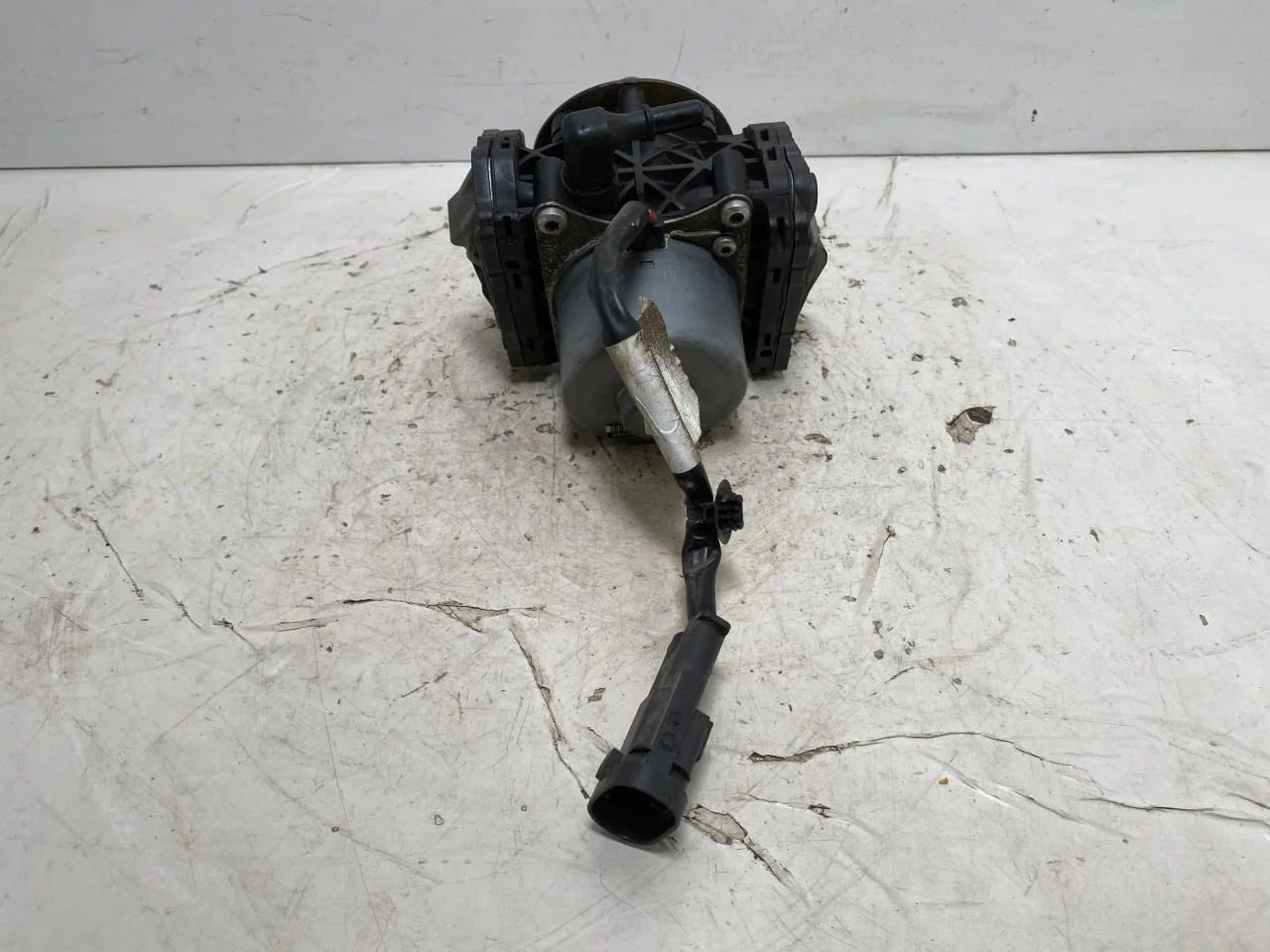 Opel / Vauxhall OPEL MOKKA 21 > Vacuum pump view 4