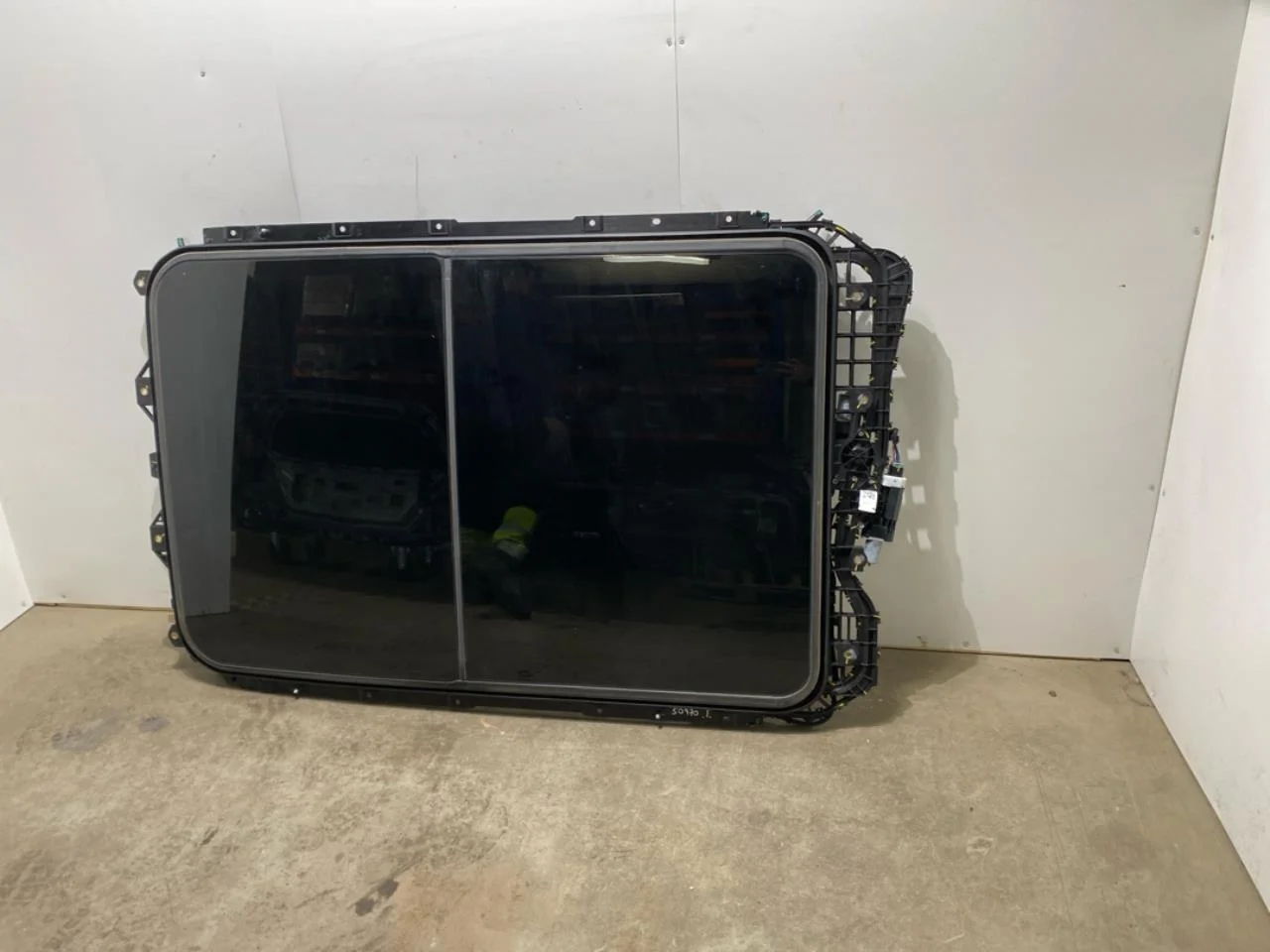 Maxus EUNIQ5 MPV 2021- Roof