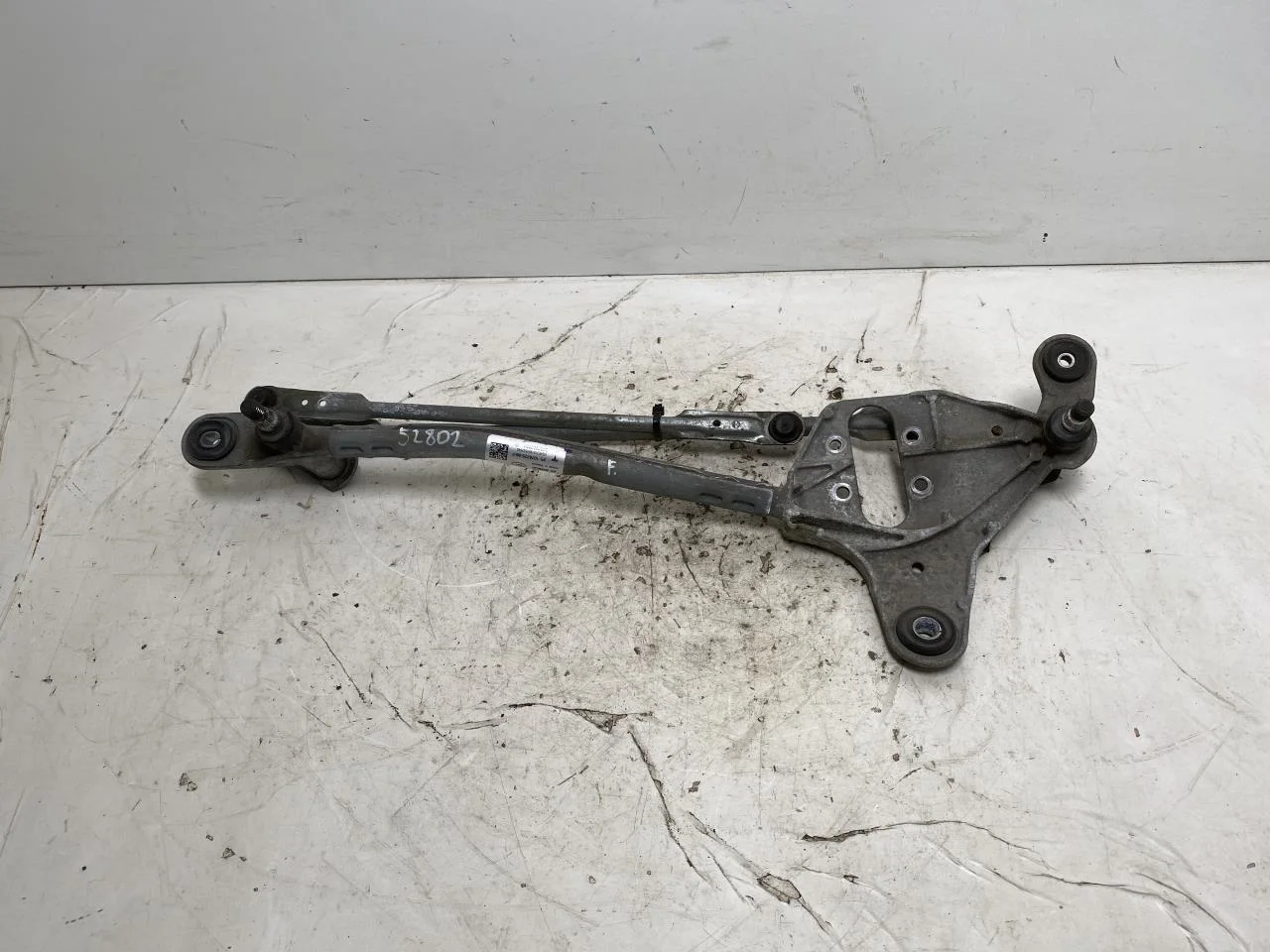 Tesla MODEL 3 2017--> Windshield wiper linkage view 2