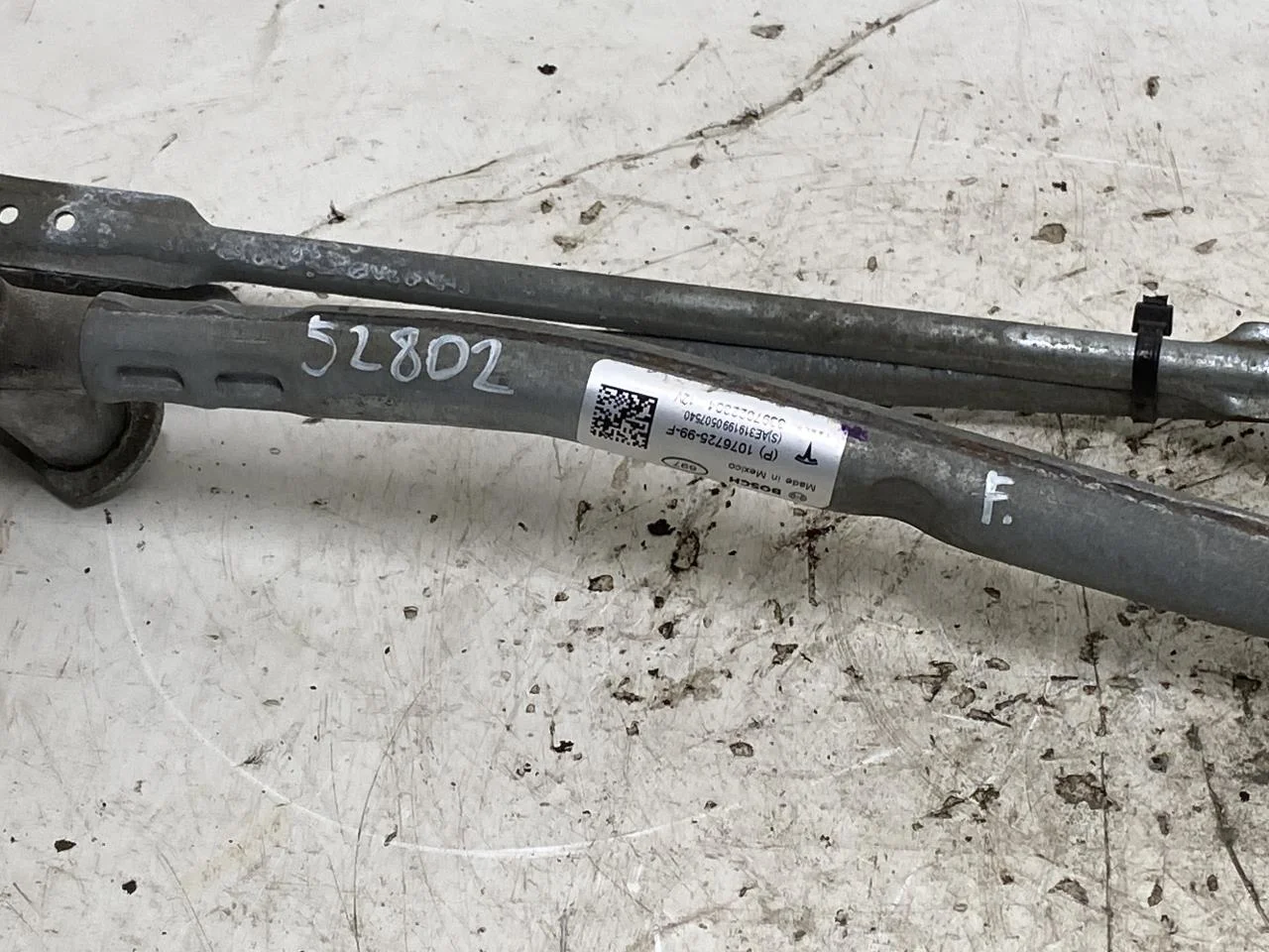 Tesla MODEL 3 2017--> Windshield wiper linkage view 3
