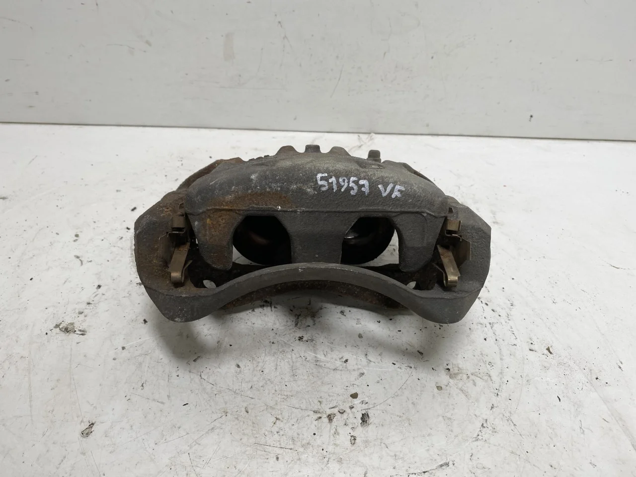 Nissan LEAF 2017-24 Front right brake caliper