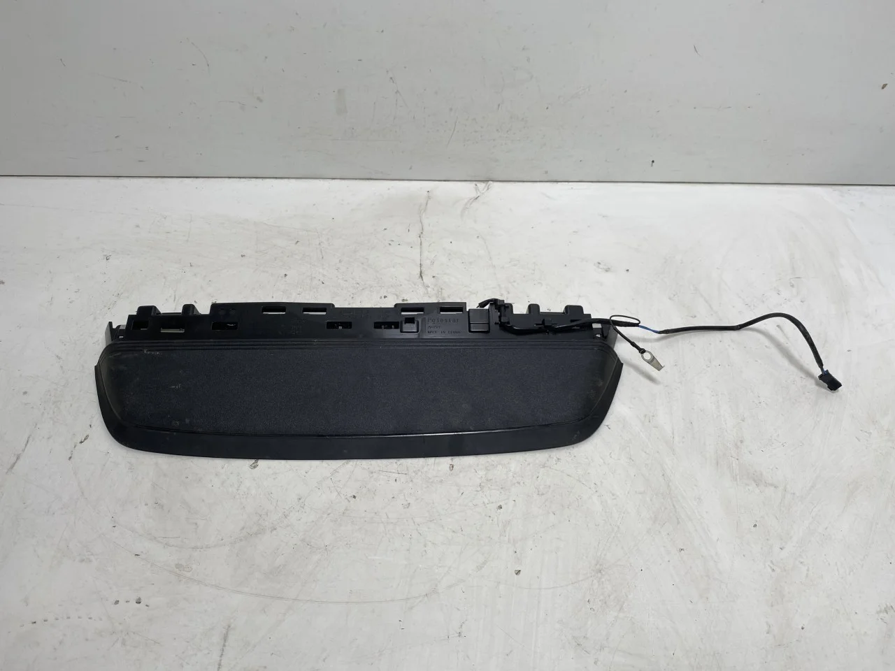 Polestar 2 2020- Rear window brake light view 3