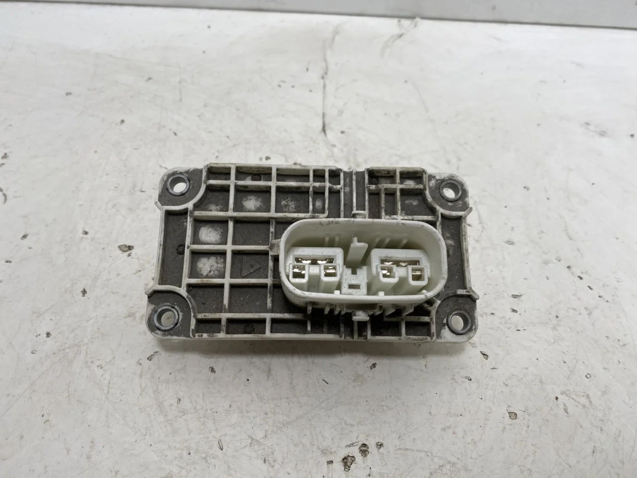 Nissan LEAF 2011-17 Fuse box / electrical center