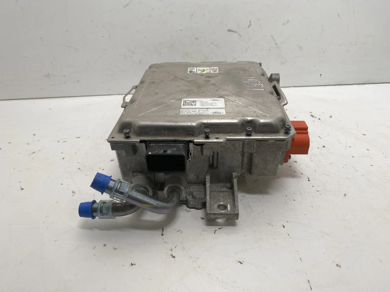 Ford MUSTANG MACH-E 2021- Invertor, 12-220V vedere 3