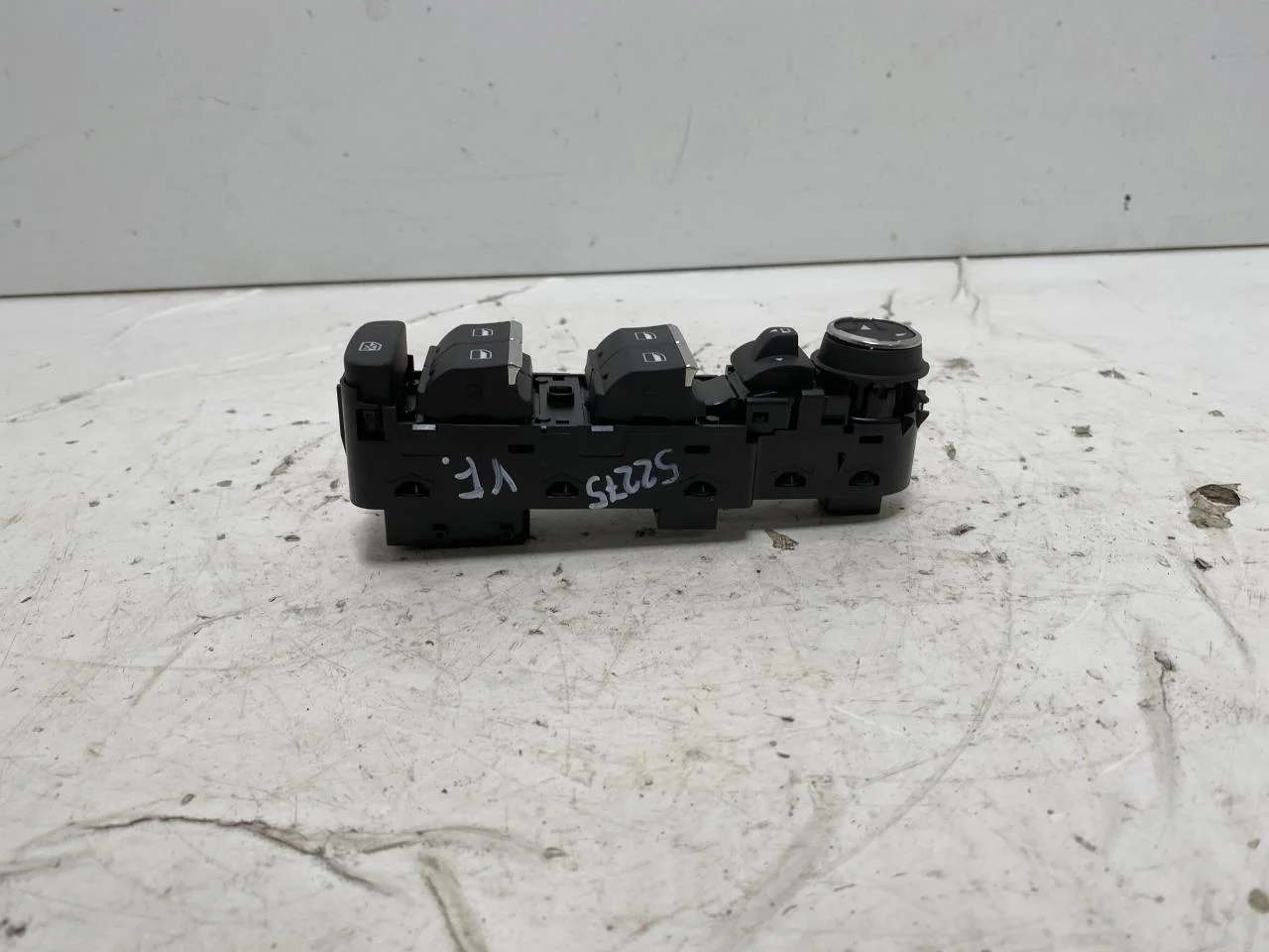 Peugeot 3008/E-3008 2024- Ablakemelő kapcsoló nézet 3