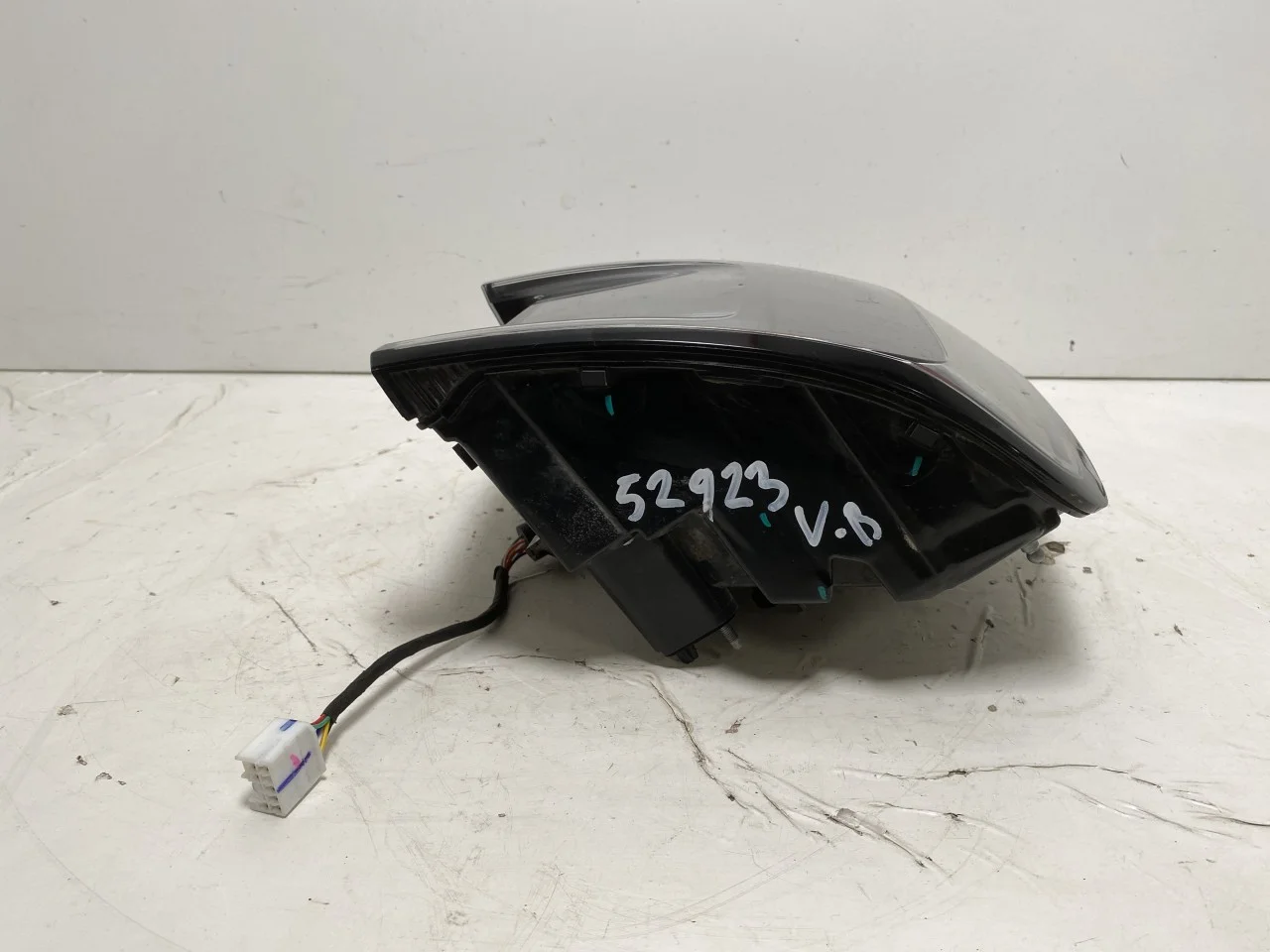 Volvo EX30 2024- Hátsó lámpa, bal nézet 2