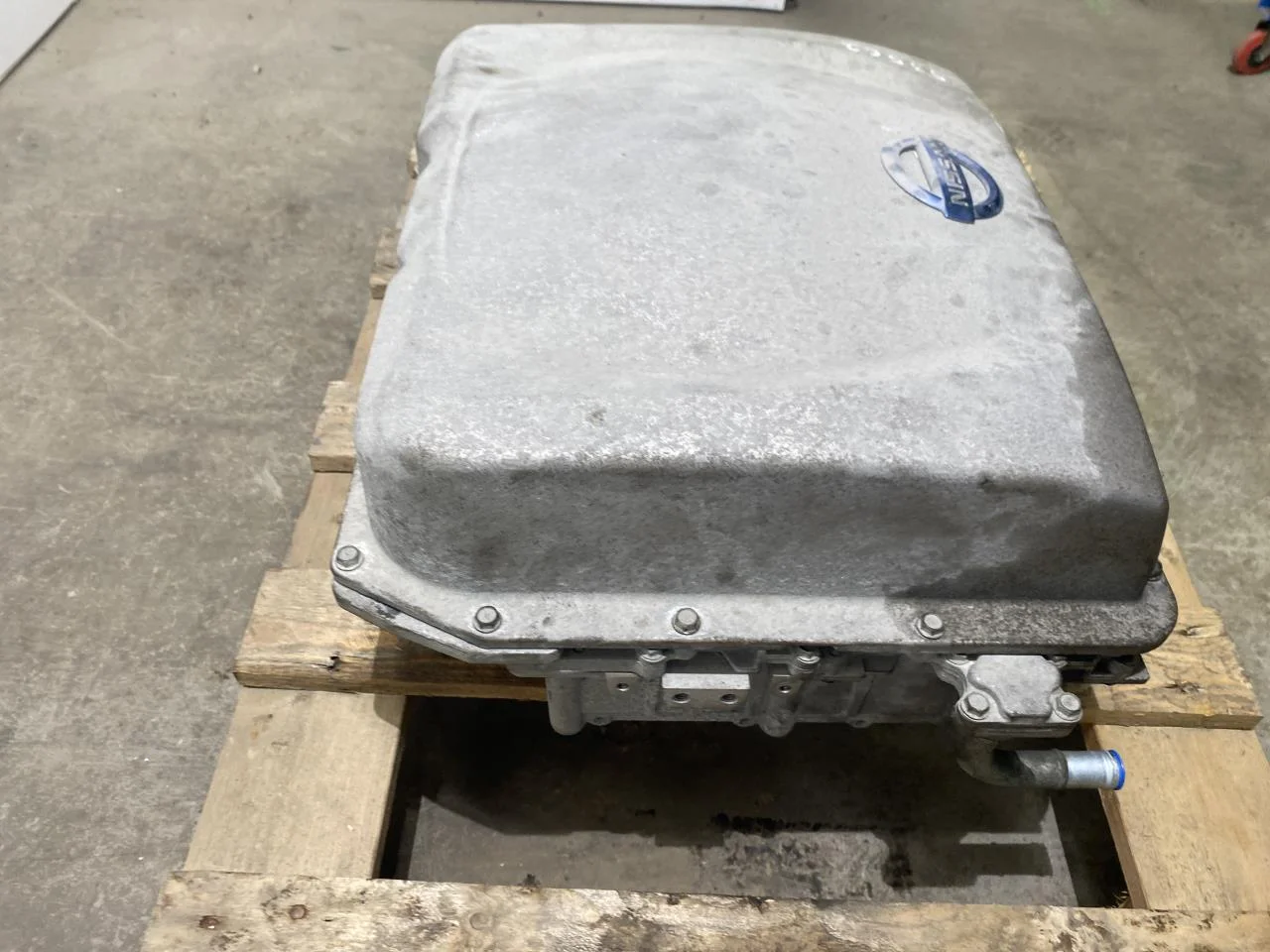 Nissan LEAF 2011-17 Voltage converter, battery view 2