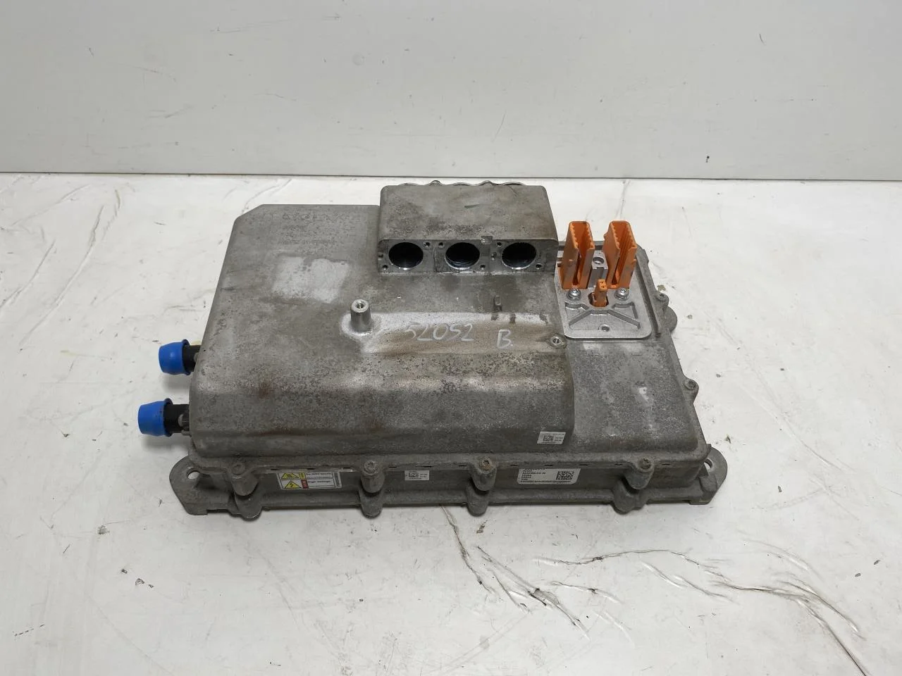 Volvo XC40/RECHARGE 2018- Invertor, 12-220V