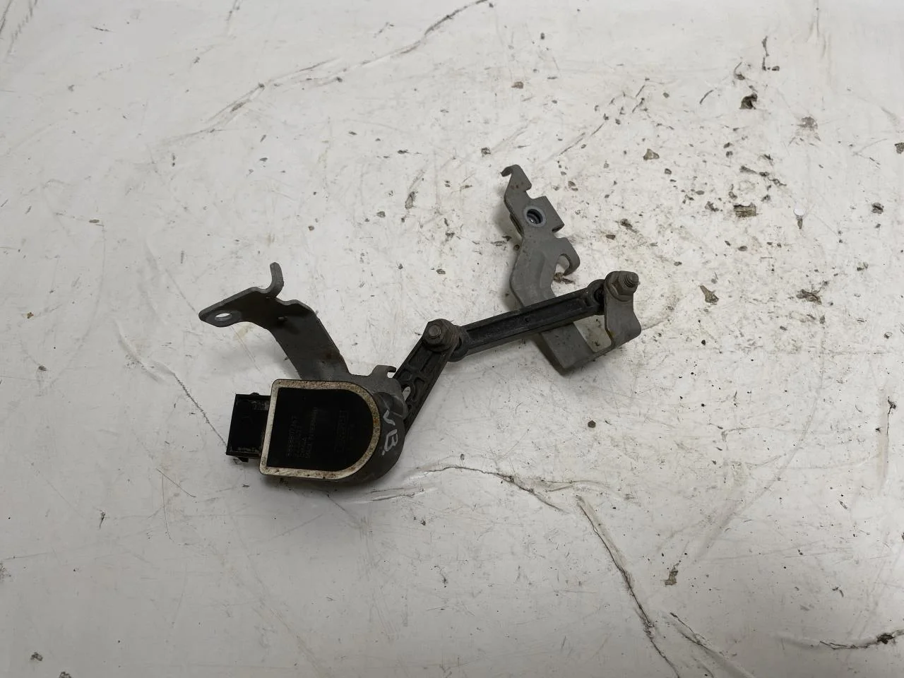 Volvo XC40/RECHARGE 2018- Level control / air suspension sensor