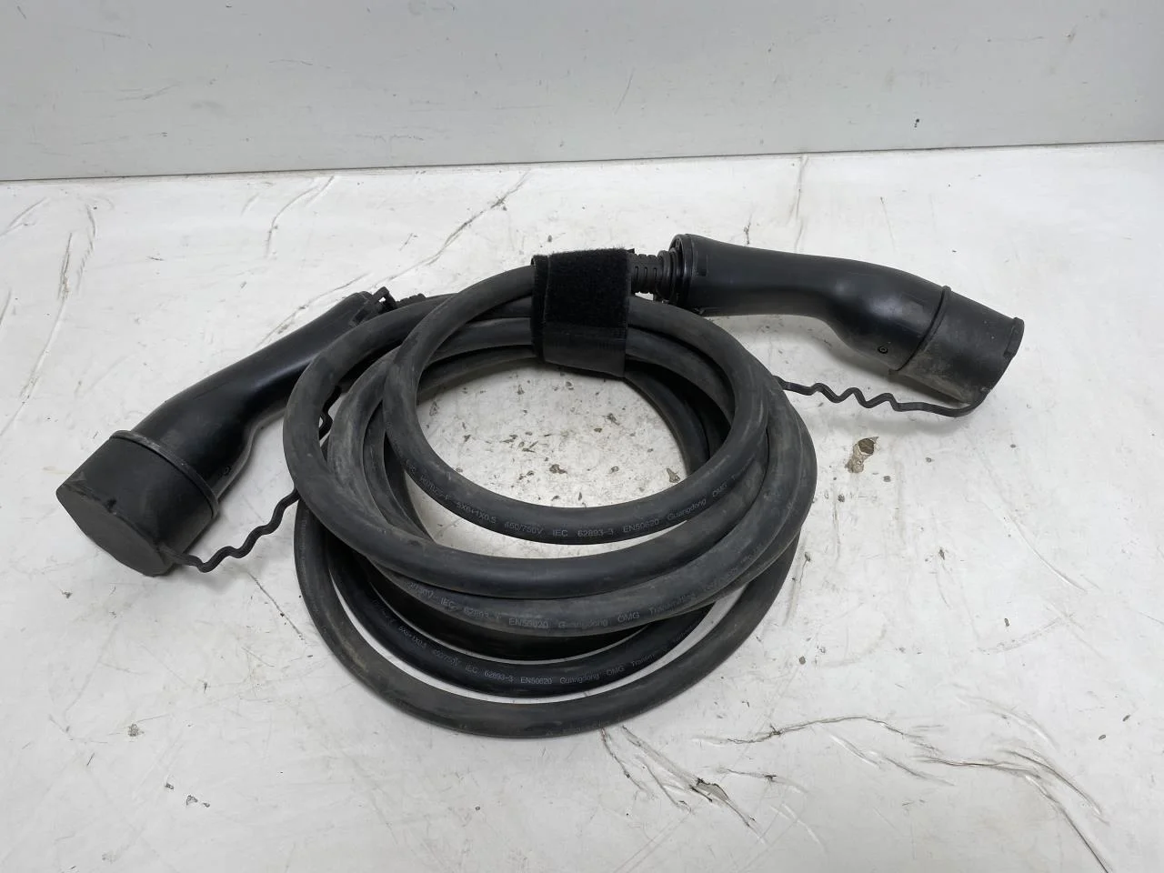 Volvo XC40/RECHARGE 2018- Akkumulátortöltő nézet 2