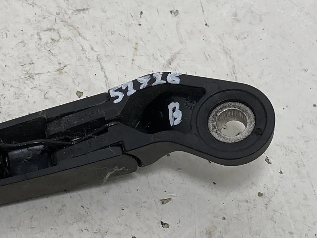 Xpeng G6 2024-> Ablaktörlő kar, hátsó ablak nézet 3