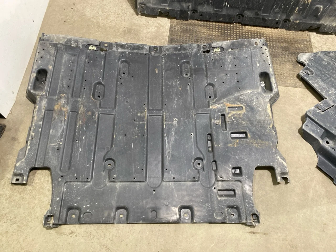 Opel / Vauxhall CORSA F 2020- Underbody protection plate (engine/gearbox/floor) view 2