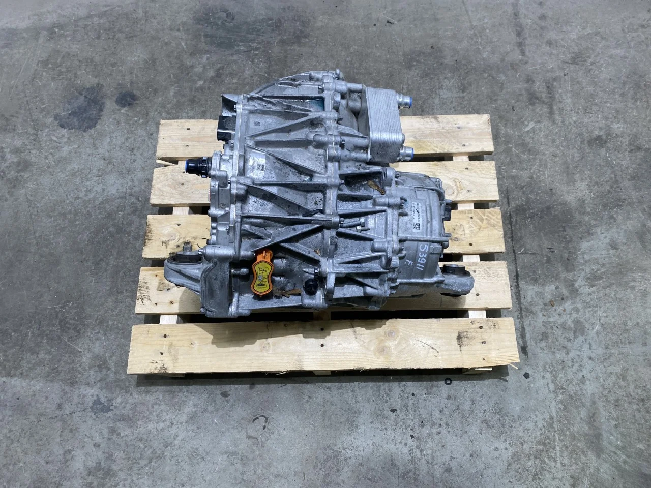 Tesla MODEL Y 2021- Elektromos motor, első