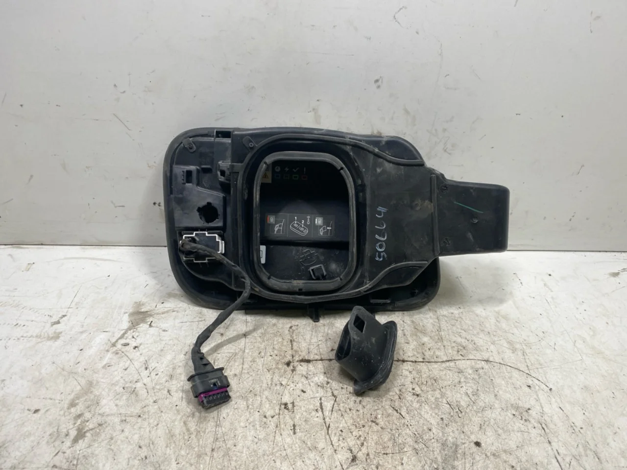 Citroen C4/E-C4 C4X/E-C4X 21->> Capac port încărcare, electric / hibrid vedere 3