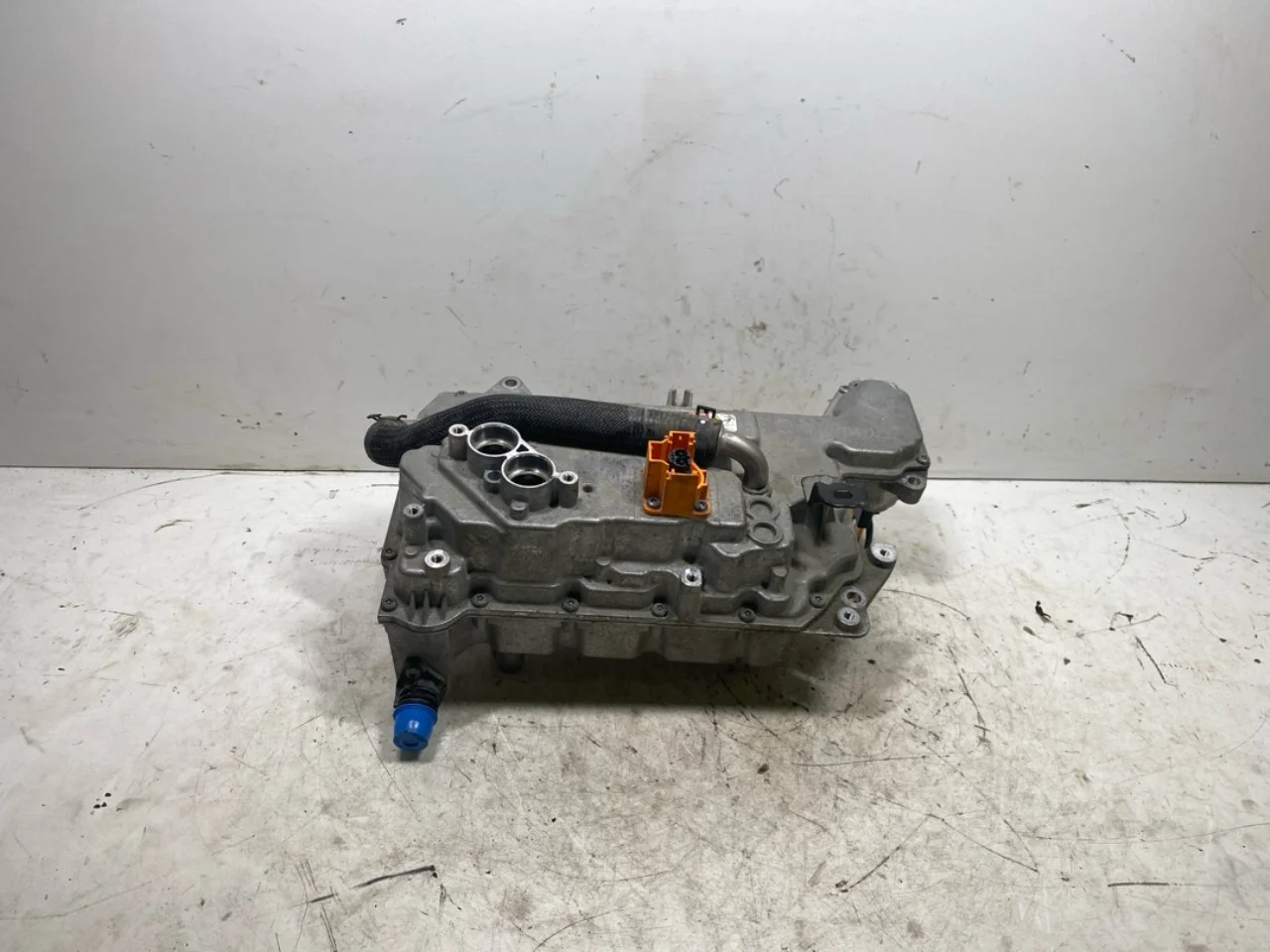 Citroen C4/E-C4 C4X/E-C4X 21->> Inverter, 12-220V