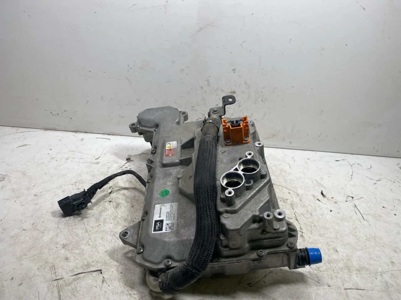 Citroen C4/E-C4 C4X/E-C4X 21->> Inverter, 12-220V nézet 4